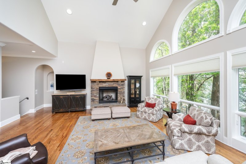 Property image 4 at 124 N Waterside Drive, Seneca, SC 29672