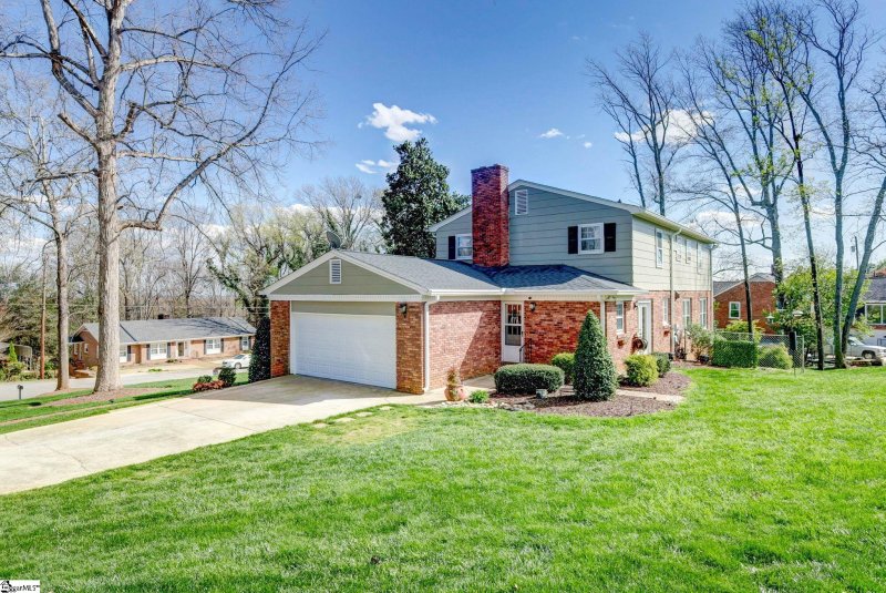 Property image 3 at 107 Laurel Road, Greer, SC 29651