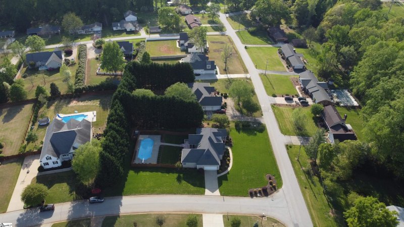 Property image 2 at 735 Brookdale Drive, Greer, SC 29651