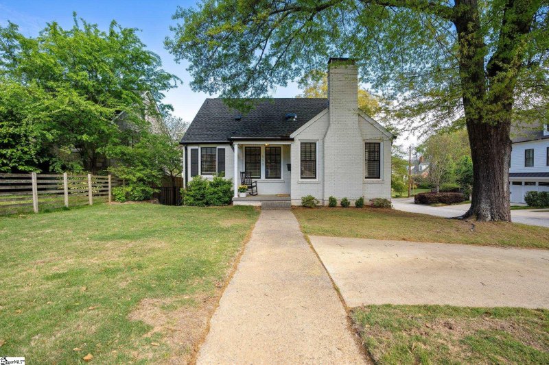 Property image 2 at 111 E Faris Road, Greenville, SC 29605