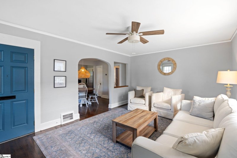 Property image 4 at 111 E Faris Road, Greenville, SC 29605