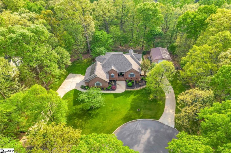 Property image 2 at 112 Walton Court, Greer, SC 29651