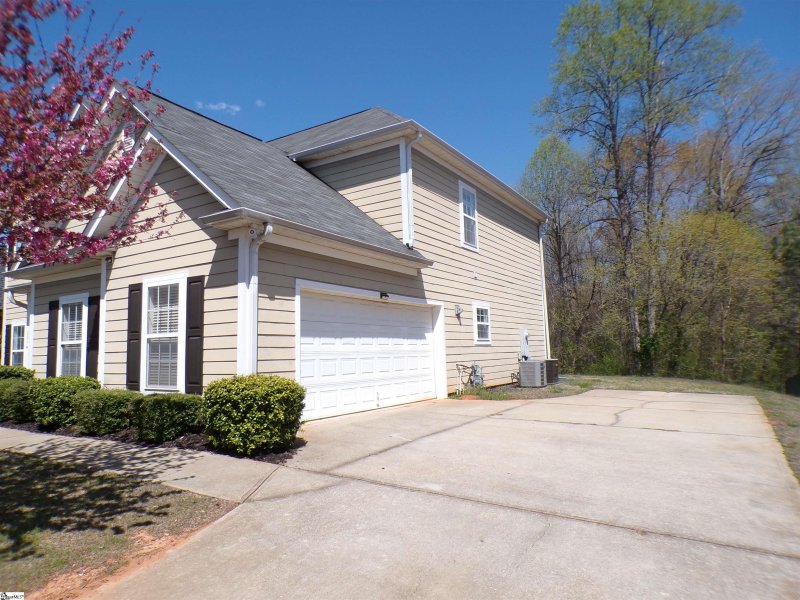 Property image 2 at 201 Colfax Drive, Boiling Springs, SC 29316