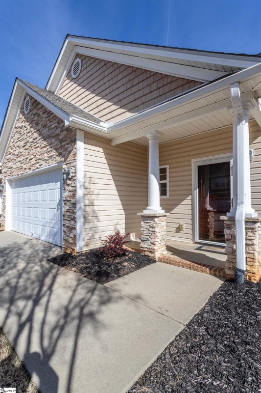 Property image 3 at 6 Rain Flower Drive, Greenville, SC 29615