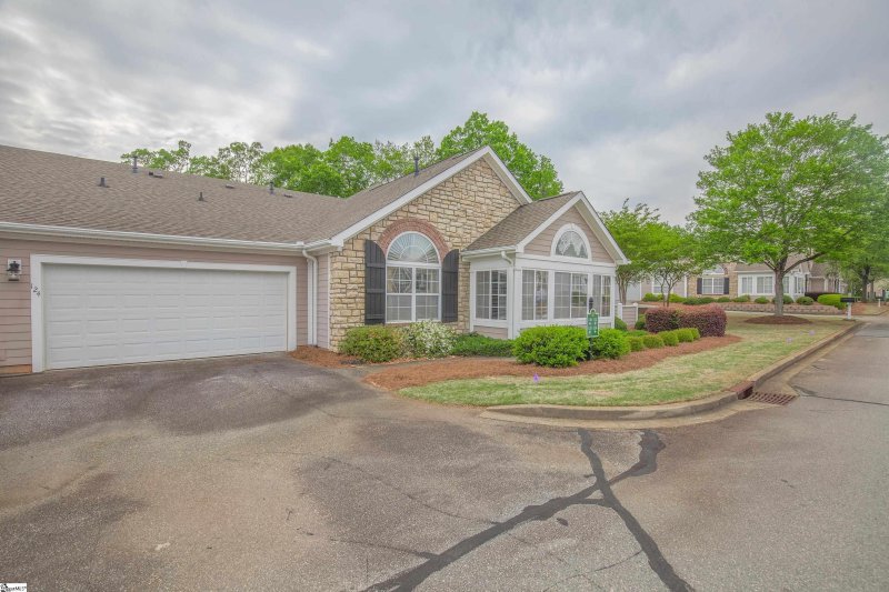 Property image 3 at 124 Ravines Lane, Spartanburg, SC 29301-1252