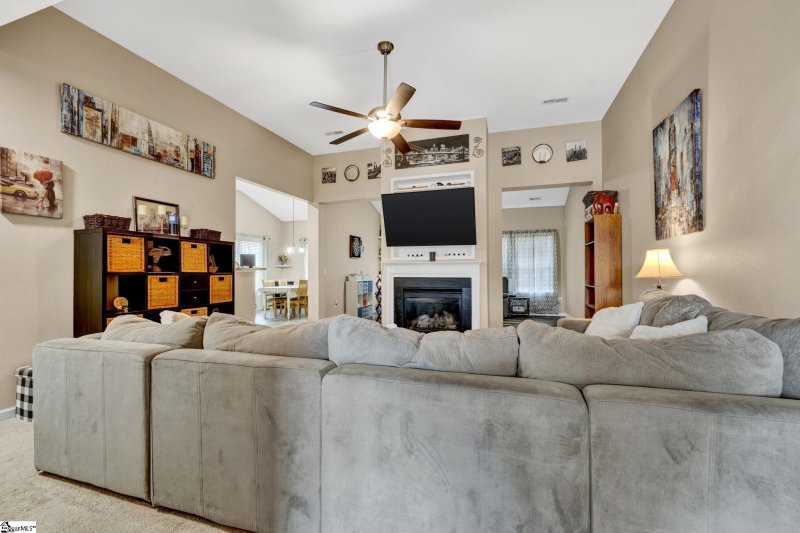 Property image 4 at 103 Saddlebrook Lane, Greenville, SC 29607