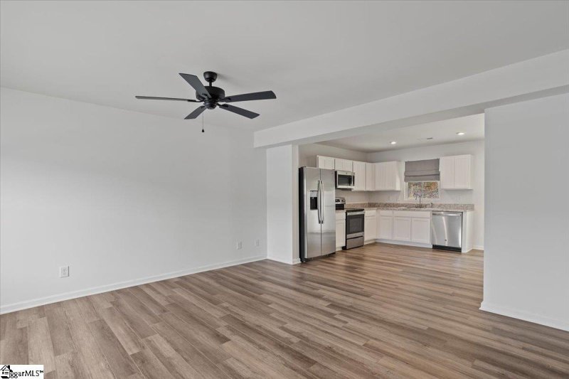 Property image 2 at 122 Fernside Court, Greenville, SC 29617