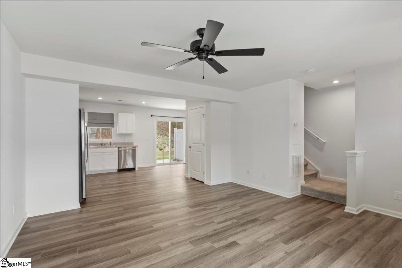 Property image 3 at 122 Fernside Court, Greenville, SC 29617