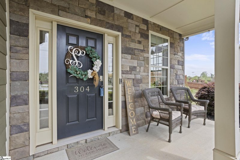 Property image 2 at 304 Bald Eagle Court, Taylors, SC 29687