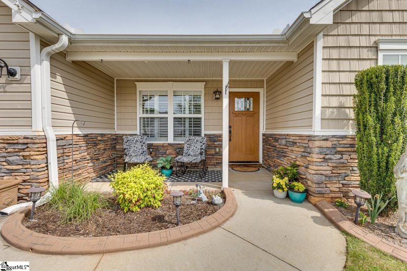 Property image 2 at 318 Rivers Edge Circle, Simpsonville, SC 29680