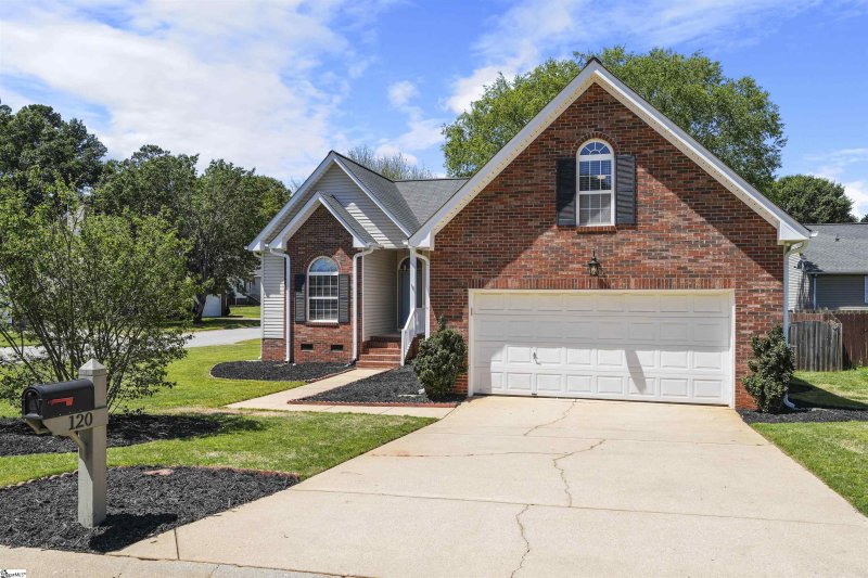 Property image 2 at 120 Saddlemount Lane, Simpsonville, SC 29680