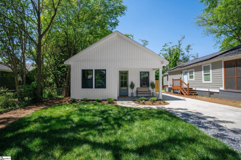 Property image 2 at 6 Mims Avenue, Greenville, SC 29607