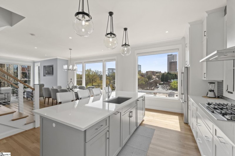 Property image 2 at 611 N Main Street, Greenville, SC 29601