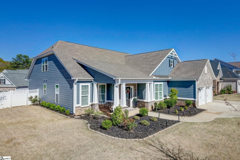 Property image 2 at 201 Holstein Court, Fountain Inn, SC 29644