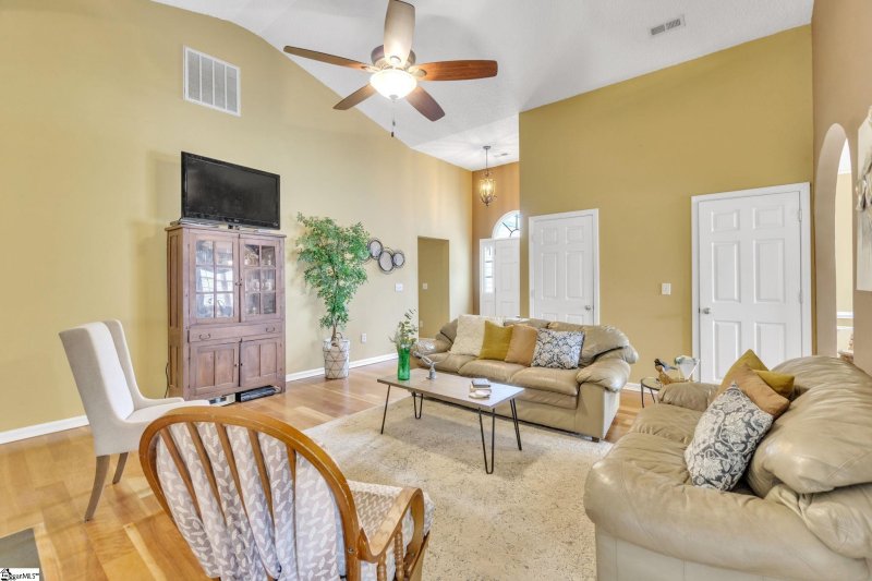 Property image 4 at 17 Smokehouse Drive, Simpsonville, SC 29681