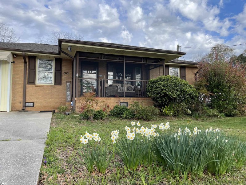 Property image 2 at 205 E Marion Road, Greenville, SC 29617