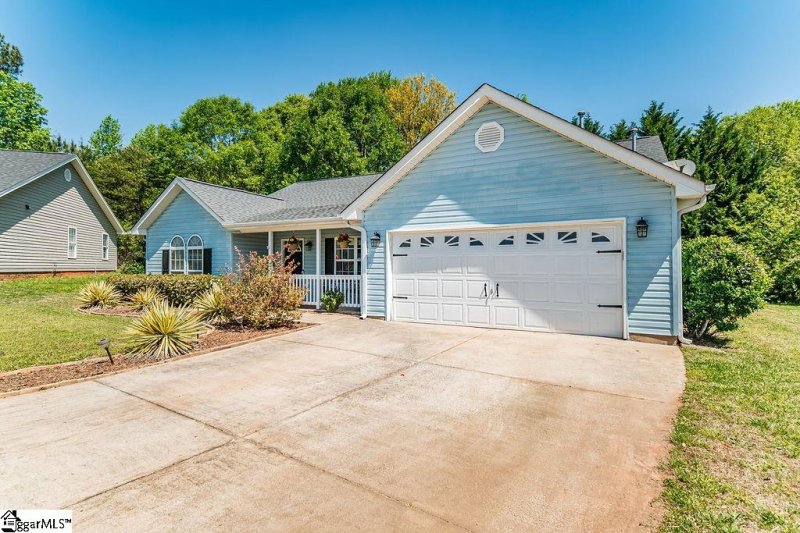 Property image 3 at 21 Bobber Court, Taylors, SC 29687