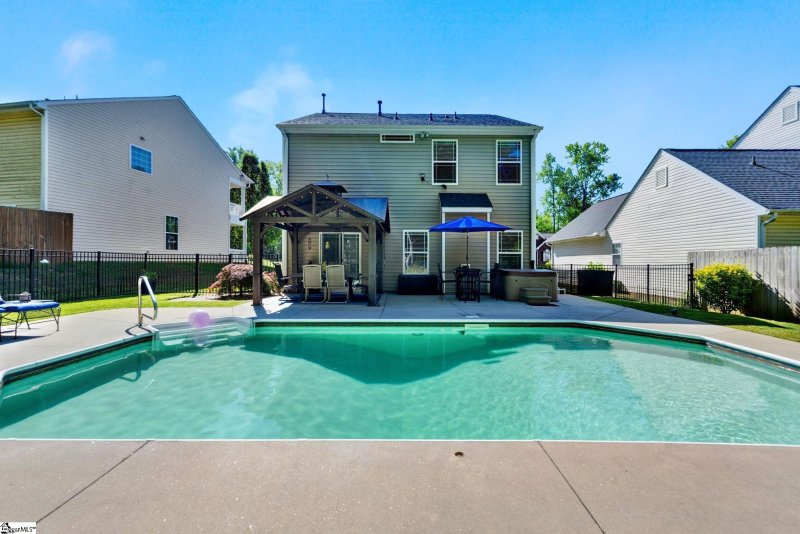 Property image 3 at 220 Kylemore Lane, Greer, SC 29650