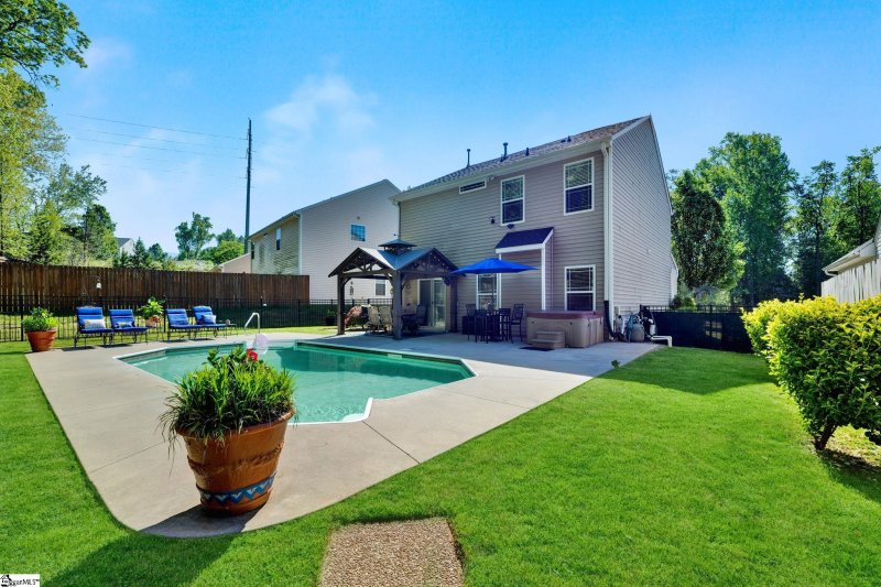 Property image 4 at 220 Kylemore Lane, Greer, SC 29650