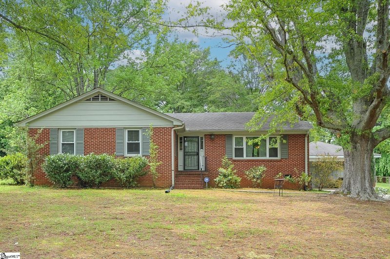 Property image 2 at 202 Rockmont Road, Greenville, SC 29615