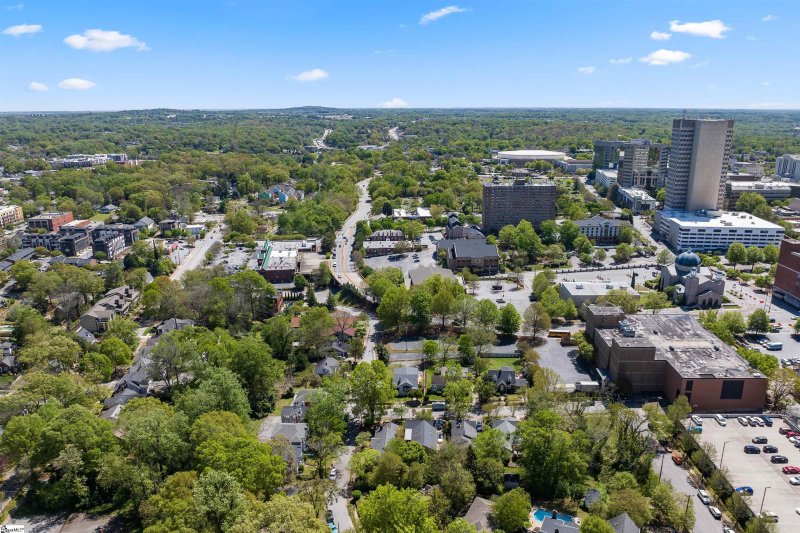Property image 3 at 3 Barrett Street, Greenville, SC 29601