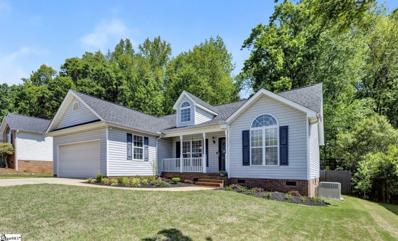 Property image 3 at 501 Lake Lennox Drive, Simpsonville, SC 29681