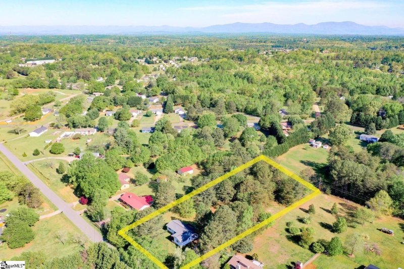 Property image 4 at 205 Ponder Road, Greer, SC 29651