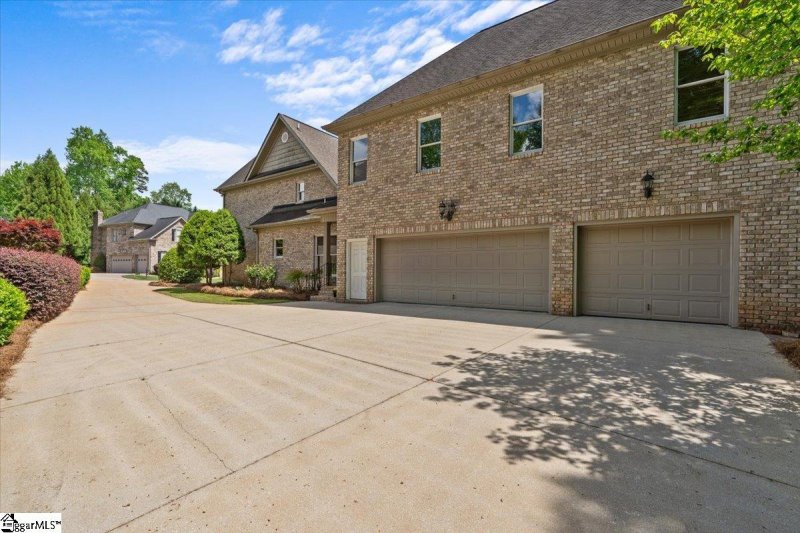 Property image 3 at 529 Foxcroft Road, Greenville, SC 29615