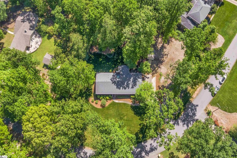 Property image 3 at 22 Jamestown Drive, Greenville, SC 29615