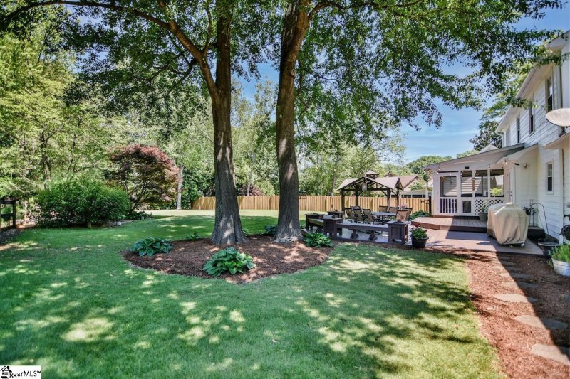 Property image 3 at 203 Chestnut Oaks Circle, Simpsonville, SC 29681