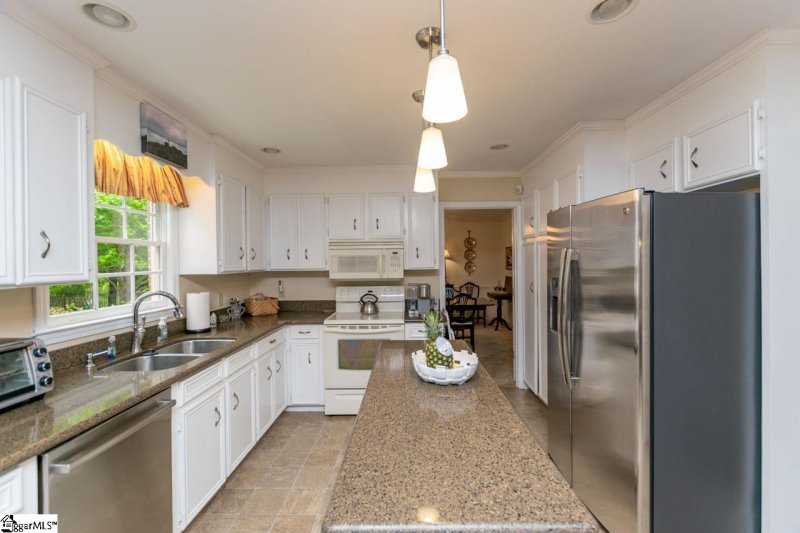 Property image 2 at 224 E Shallowstone Road, Greer, SC 29650
