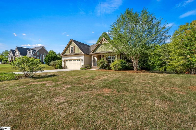 Property image 2 at 305 Edens Ridge Drive, Six Mile, SC 29682