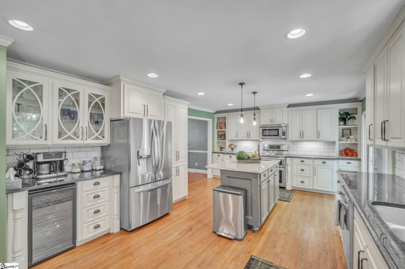 Property image 2 at 401 Woodway Drive, Greer, SC 29651