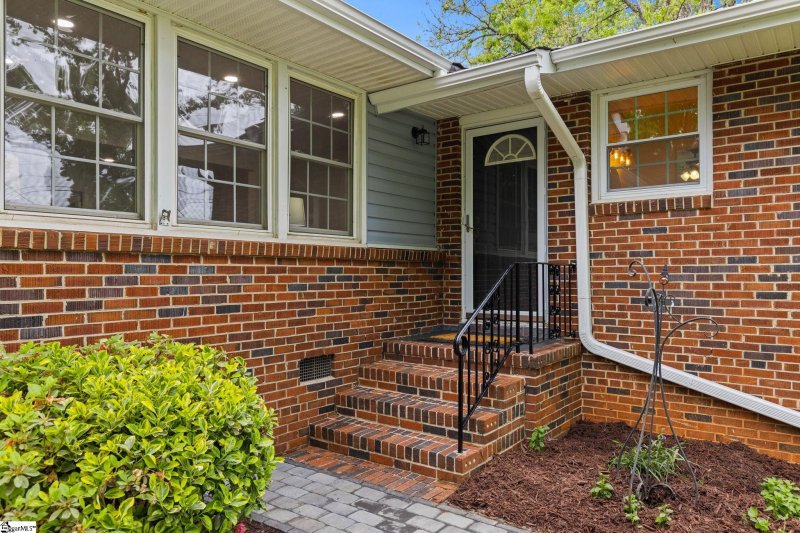 Property image 3 at 501 E Dorchester Boulevard, Greenville, SC 29605