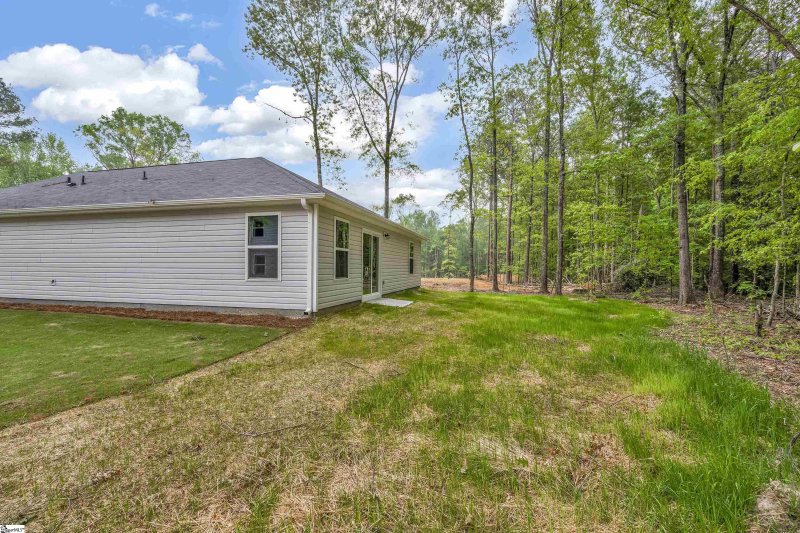 Property image 2 at 110 Sunflower Lane, Clinton, SC 29325