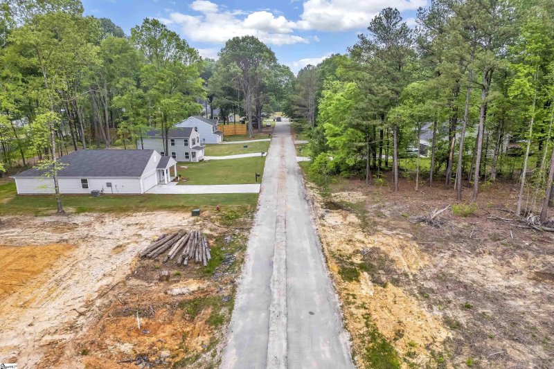Property image 5 at 110 Sunflower Lane, Clinton, SC 29325