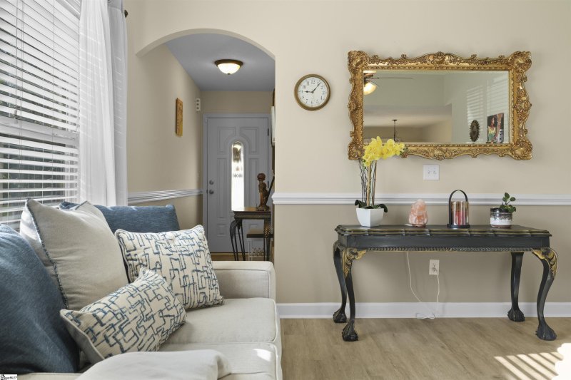 Property image 3 at 565 Chastine Drive, Spartanburg, SC 29301