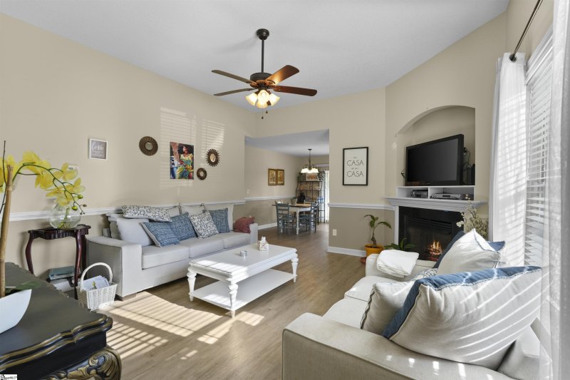 Property image 5 at 565 Chastine Drive, Spartanburg, SC 29301