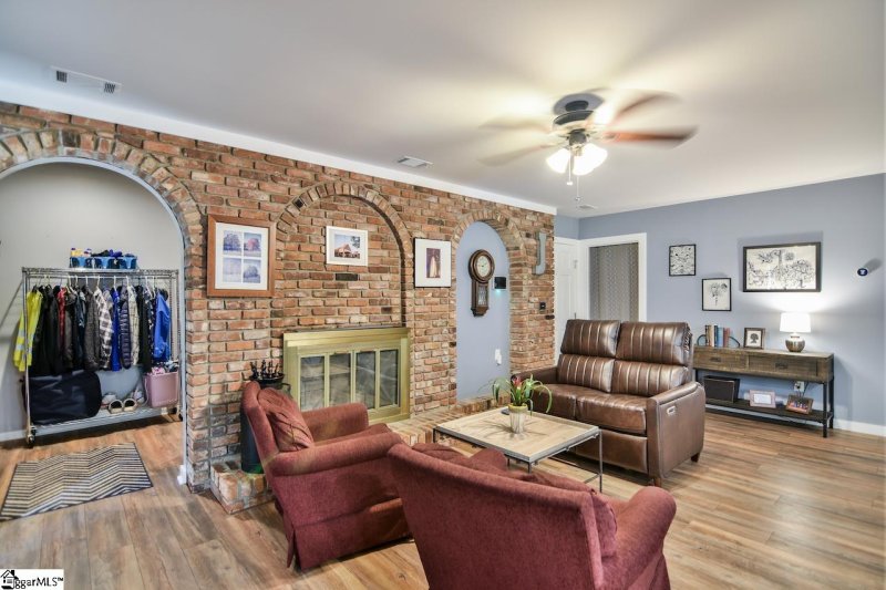 Property image 3 at 213 Devon Drive, Mauldin, SC 29662