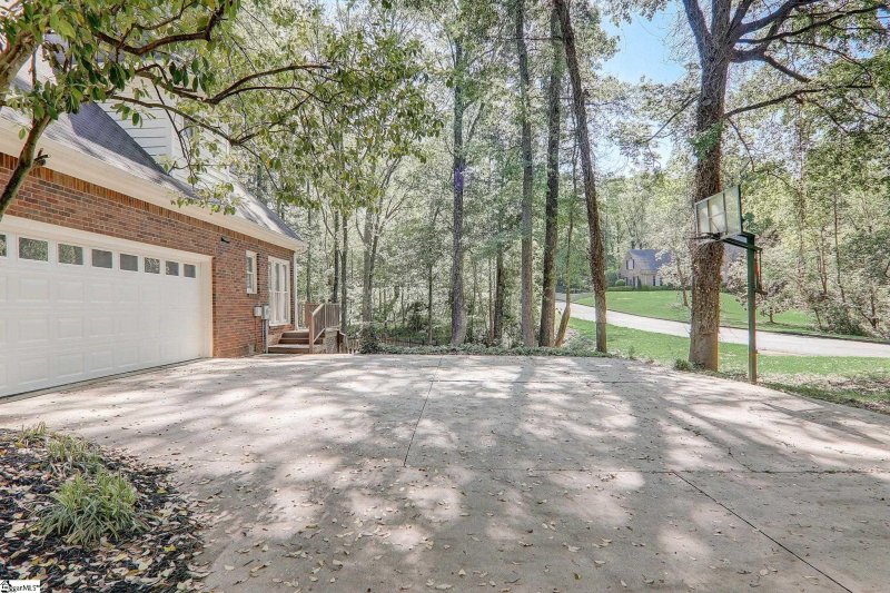 Property image 4 at 213 Creekridge Drive, Spartanburg, SC 29301