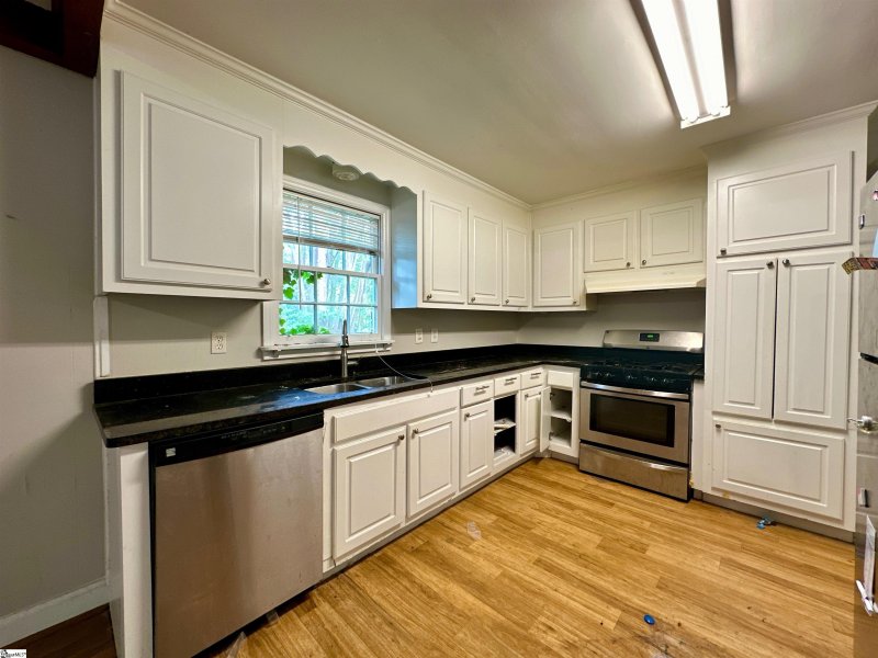 Property image 5 at 26 Dagenham Drive, Greenville, SC 29615