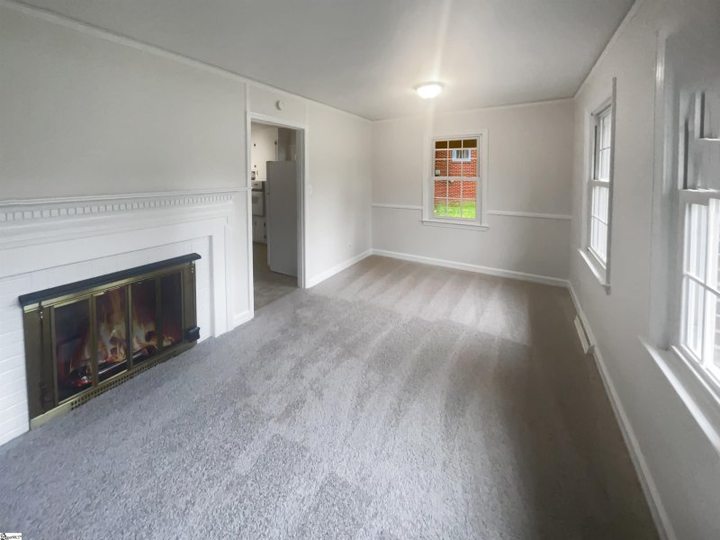 Property image 3 at 104 Thornwood Drive, Taylors, SC 29687