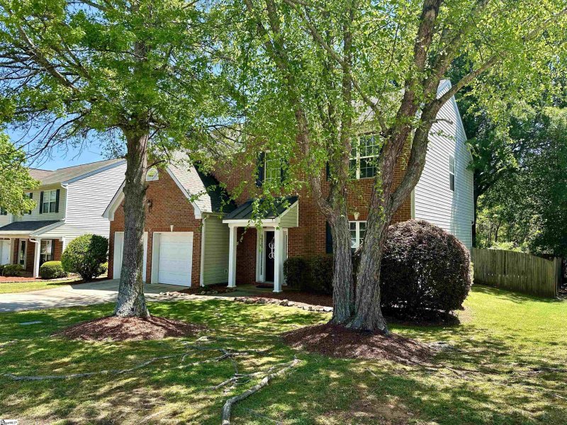 Property image 2 at 16 Birkhall Circle, Greenville, SC 29605