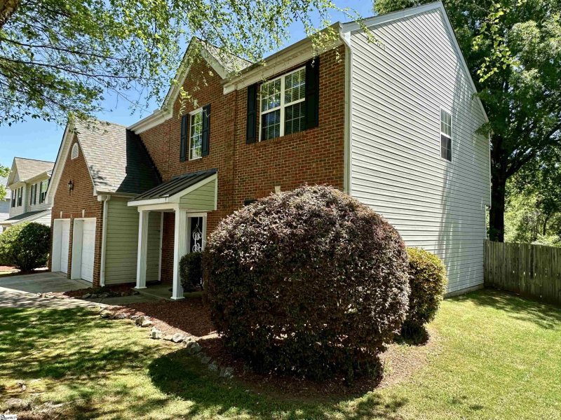 Property image 3 at 16 Birkhall Circle, Greenville, SC 29605