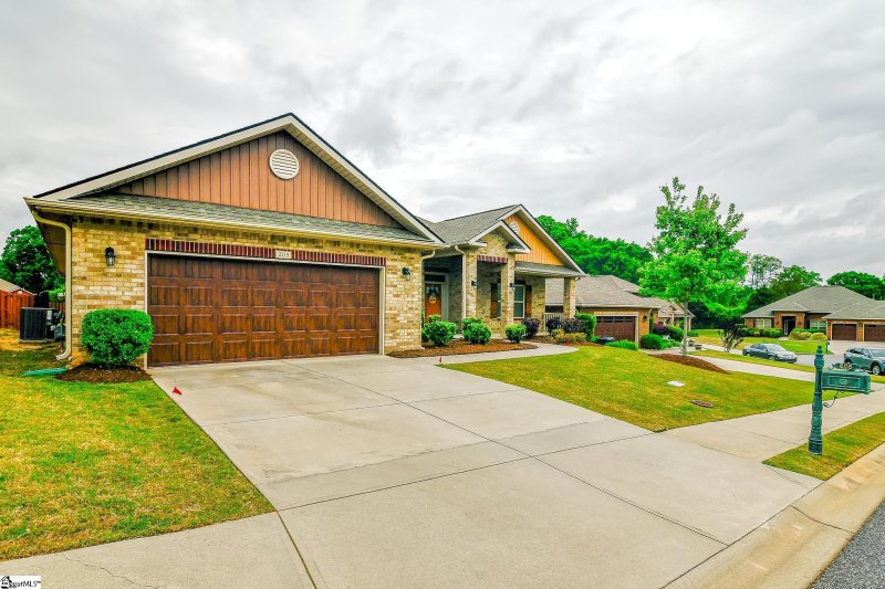 Property image 2 at 205 Gentle Slopes Way, Simpsonville, SC 29681