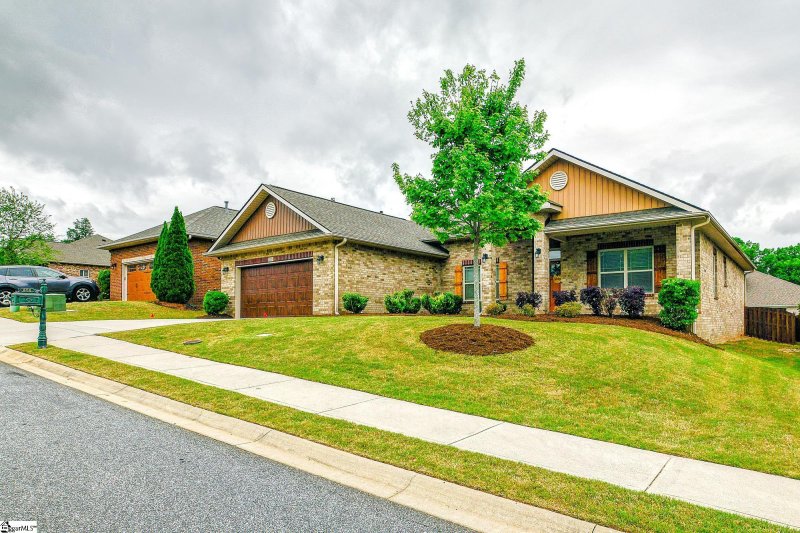 Property image 3 at 205 Gentle Slopes Way, Simpsonville, SC 29681