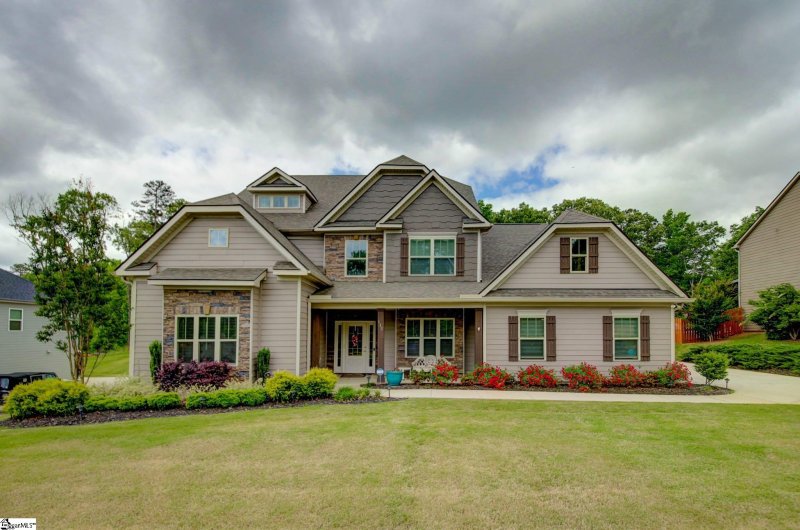 112 Ivy Woods Court