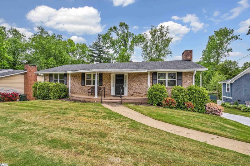 Property image 2 at 39 Richwood Drive, Greenville, SC 29607