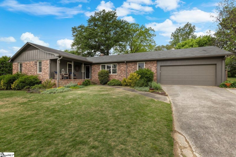 Property image 2 at 8 Sandown Lane, Greenville, SC 29615