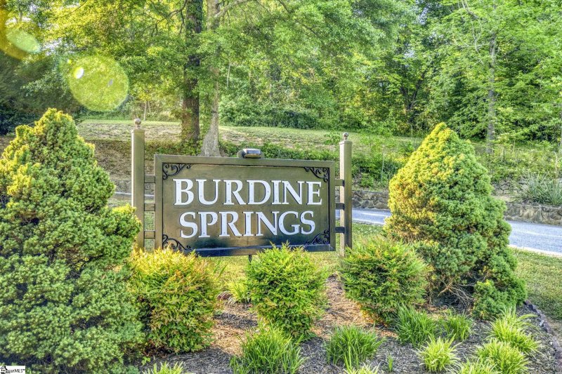 Property image 2 at 112 Buckingham Road, Easley, SC 29640-9999